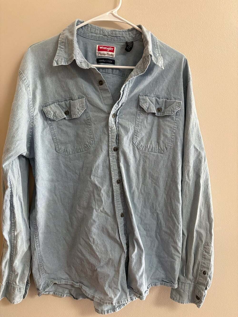 Wrangler Premium Quality Comfort Flex Long Sleeve Button-Up Shirt